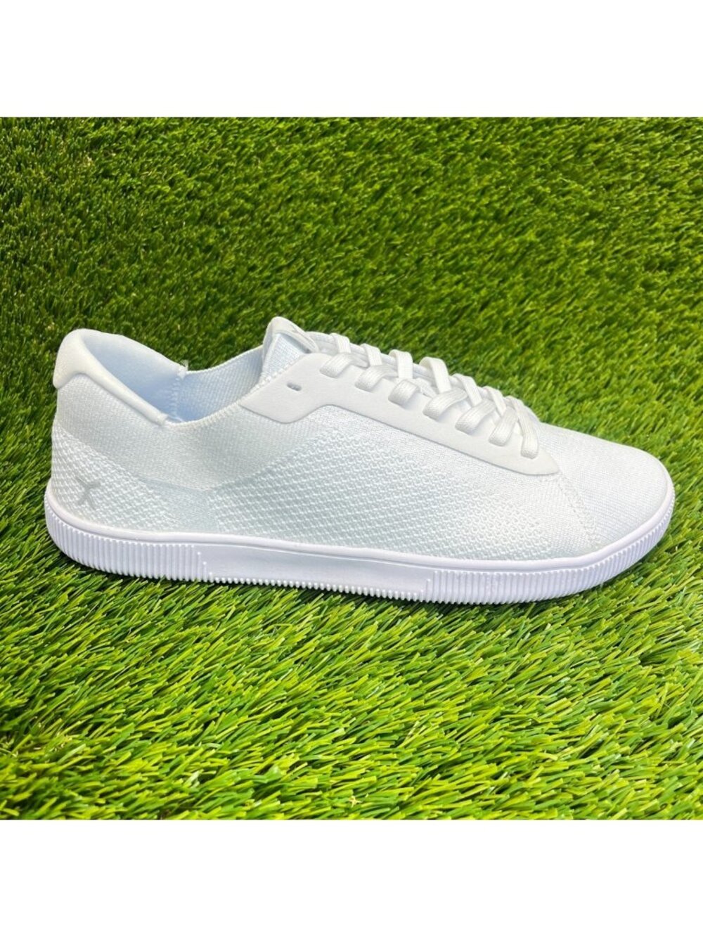 Flux Adapt Trainer White Mens Size 9 Womens Size 10 Barefoot Running Shoes